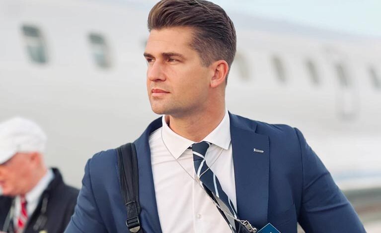 How Tall Is Bill Melugin